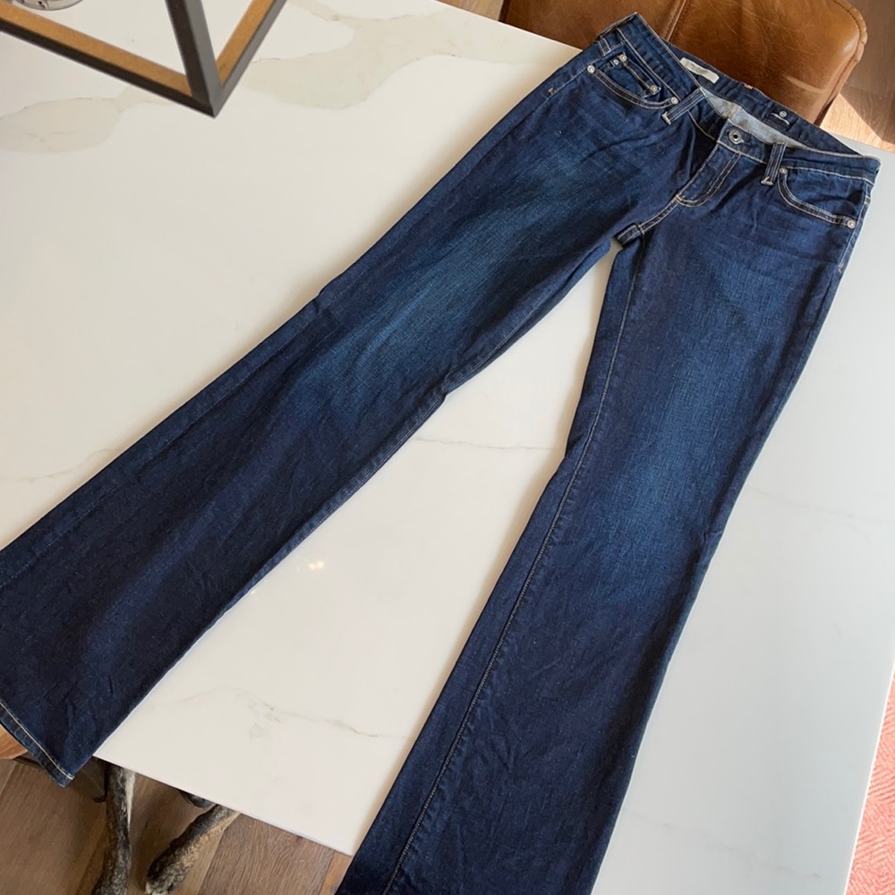 AG the Jessie Curvy Bootcut 25R fits like 27/28